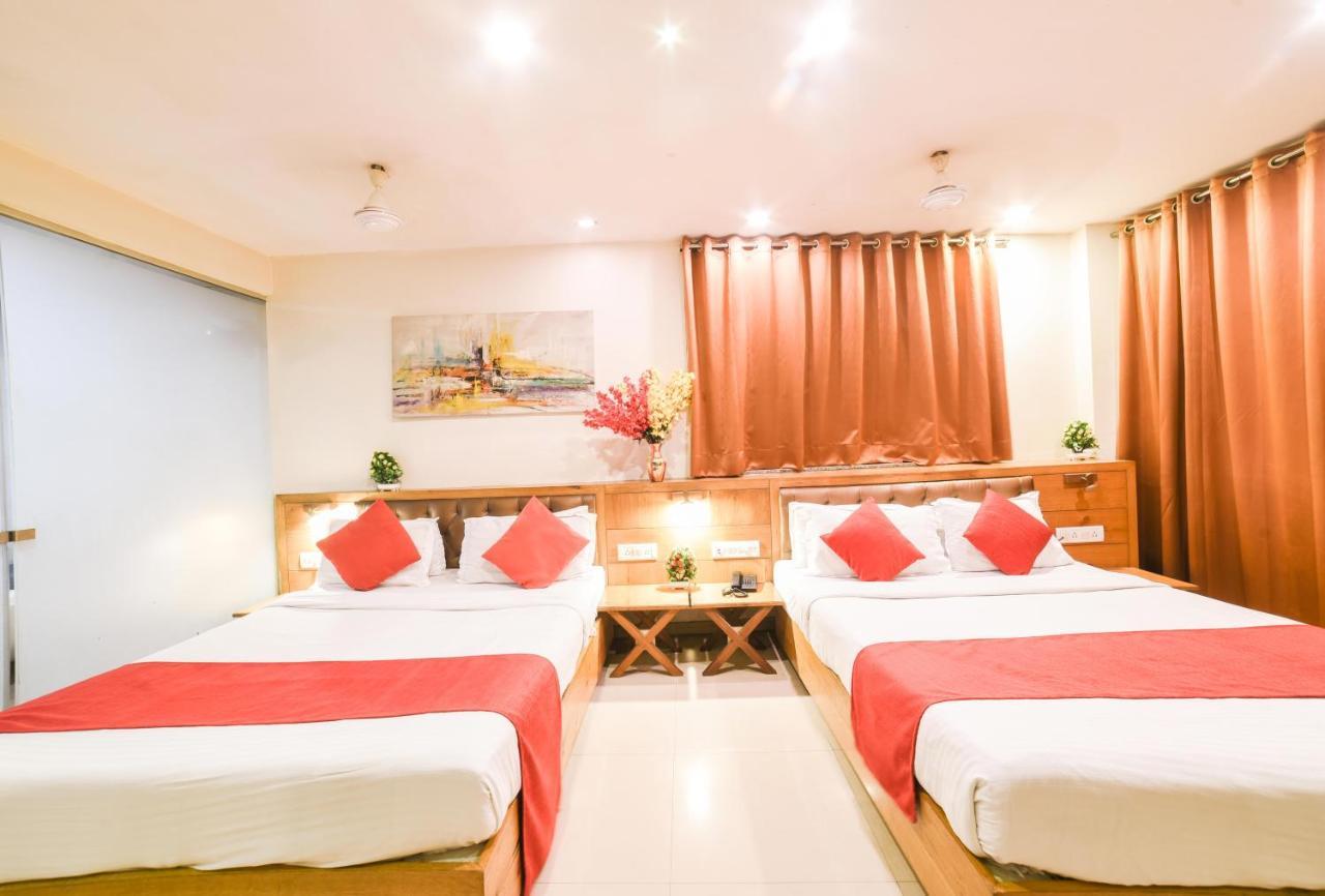 Hotel Grandeur-Near Mumbai International Airport Kültér fotó