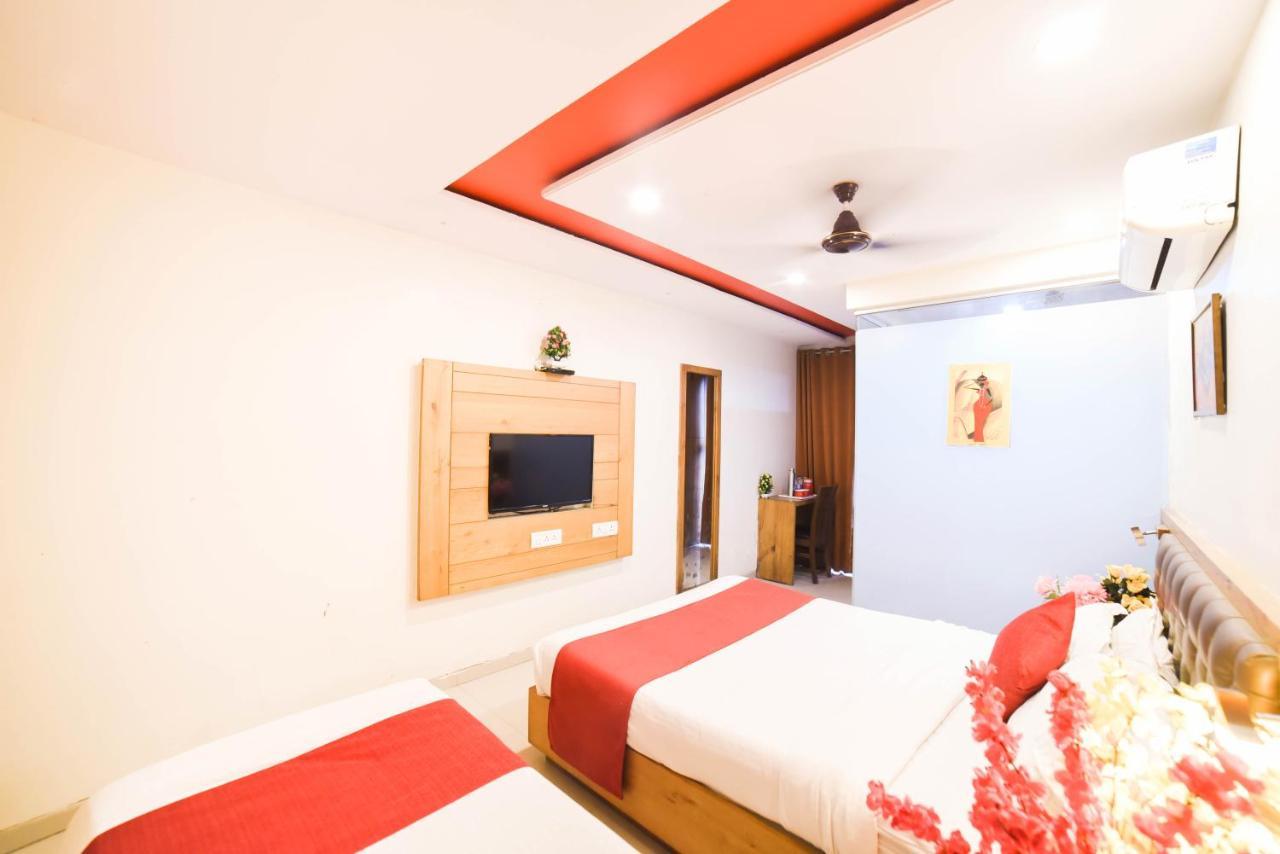 Hotel Grandeur-Near Mumbai International Airport Kültér fotó