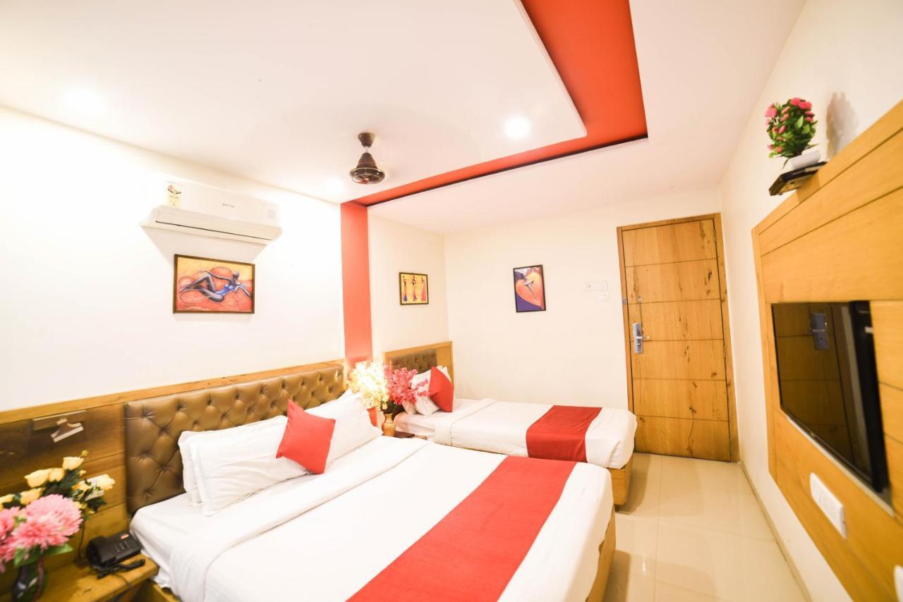 Hotel Grandeur-Near Mumbai International Airport Kültér fotó