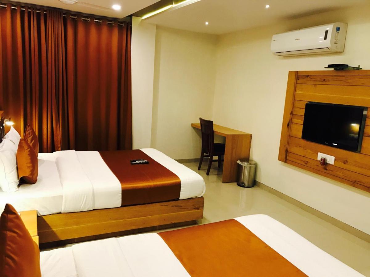 Hotel Grandeur-Near Mumbai International Airport Kültér fotó