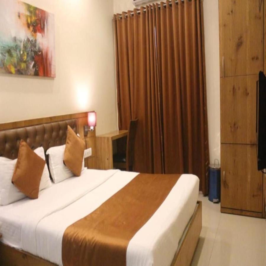 Hotel Grandeur-Near Mumbai International Airport Kültér fotó